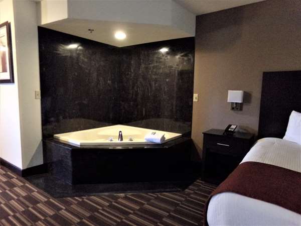 Suite - Best Western Monticello Gateway Inn - I-72, Exit 166