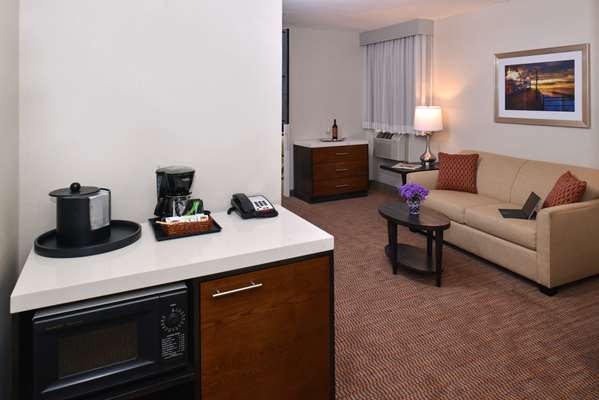 Suite - Best Western Royal Palace Inn & Suites Los Angeles