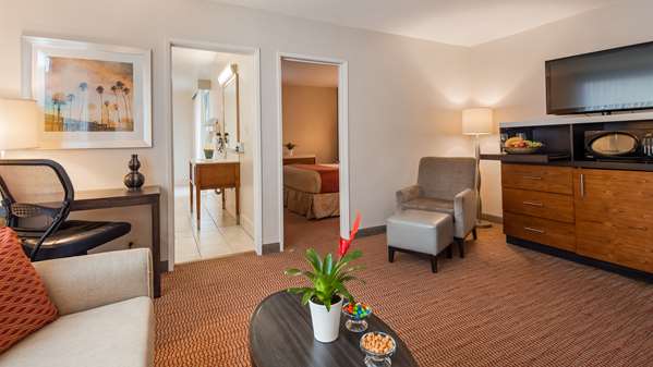  - Best Western Royal Palace Inn & Suites Los Angeles