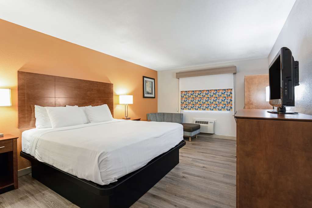 Best Western U. S. Inn-guestroom-Guest Room,On-Site.jpg