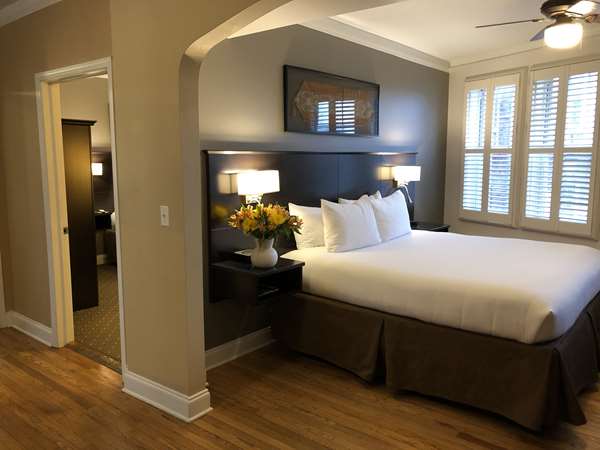 Suite - Best Western Plus Hawthorne Terrace Hotel Chicago