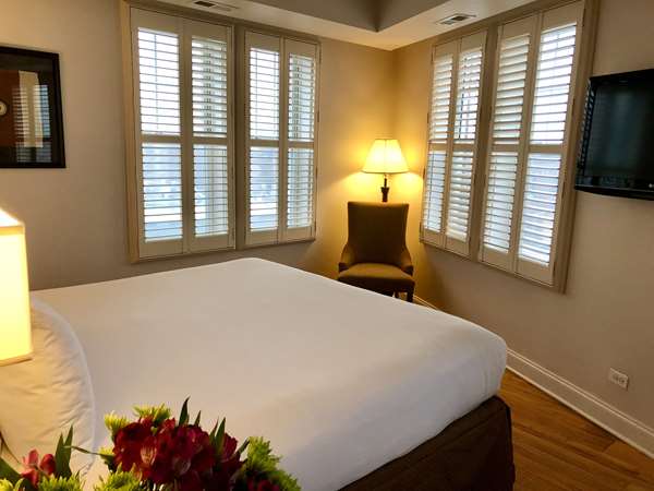 Suite - Best Western Plus Hawthorne Terrace Hotel Chicago