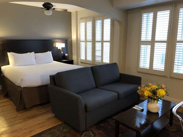 Suite - Best Western Plus Hawthorne Terrace Hotel Chicago