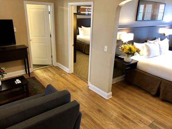 Suite - Best Western Plus Hawthorne Terrace Hotel Chicago