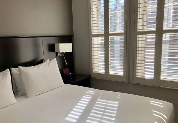 Suite - Best Western Plus Hawthorne Terrace Hotel Chicago