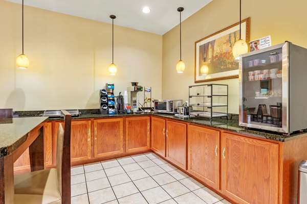 Amenities - Best Western Hotel Clearlake Plaza Springfield - I-55 & I-72, Exit 98B