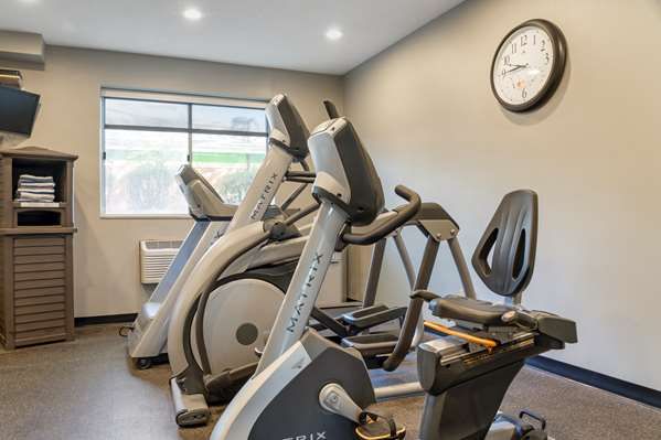 Fitness/ Exercise Room - Best Western Des Plaines Inn