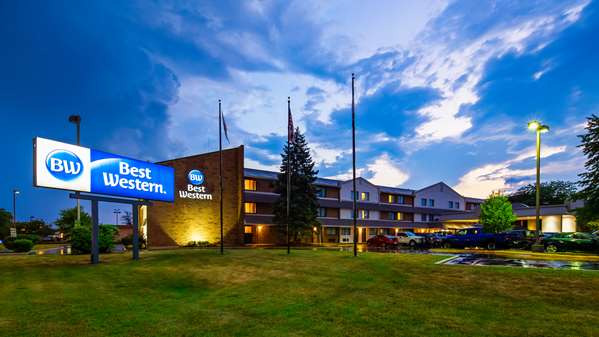 Exterior view - Best Western Naperville Inn