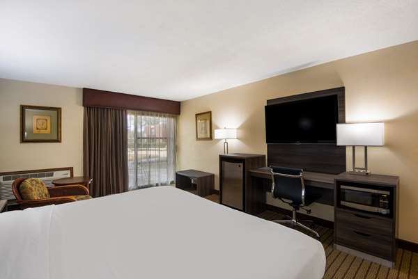  - Best Western Prairie Inn Galesburg - I-74, Exit 48