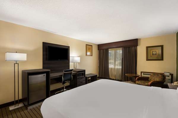  - Best Western Prairie Inn Galesburg - I-74, Exit 48