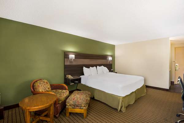  - Best Western Prairie Inn Galesburg - I-74, Exit 48