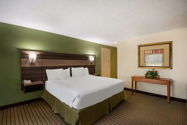 Suite - Best Western Prairie Inn Galesburg - I-74, Exit 48