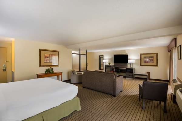 Suite - Best Western Prairie Inn Galesburg - I-74, Exit 48