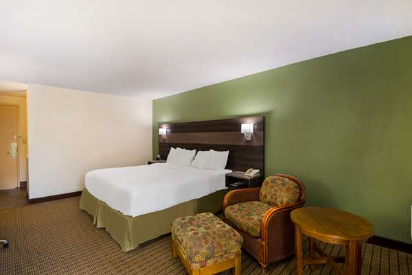  - Best Western Prairie Inn Galesburg - I-74, Exit 48