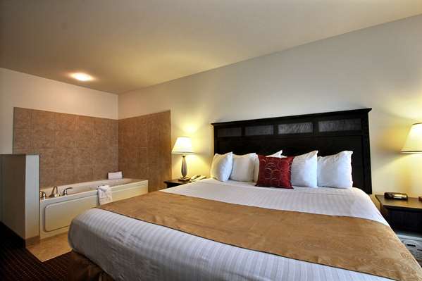  - Best Western Legacy Inn & Suites South Beloit - I-39 & I-90, Exit 1