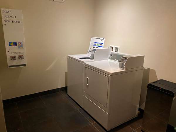  - Best Western Legacy Inn & Suites South Beloit - I-39 & I-90, Exit 1