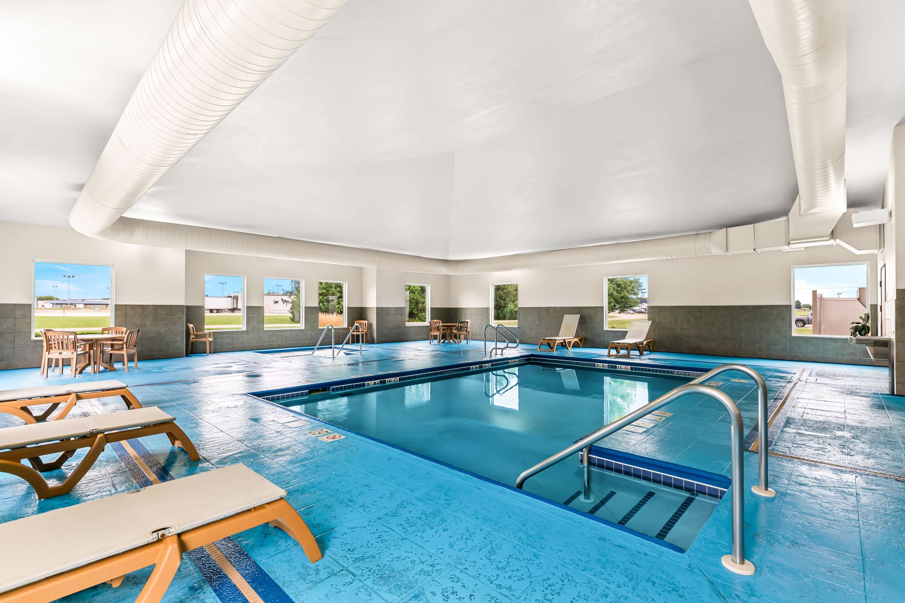 Indoor Pool | Best Western Legacy Inn & Suites Beloit/South Beloit