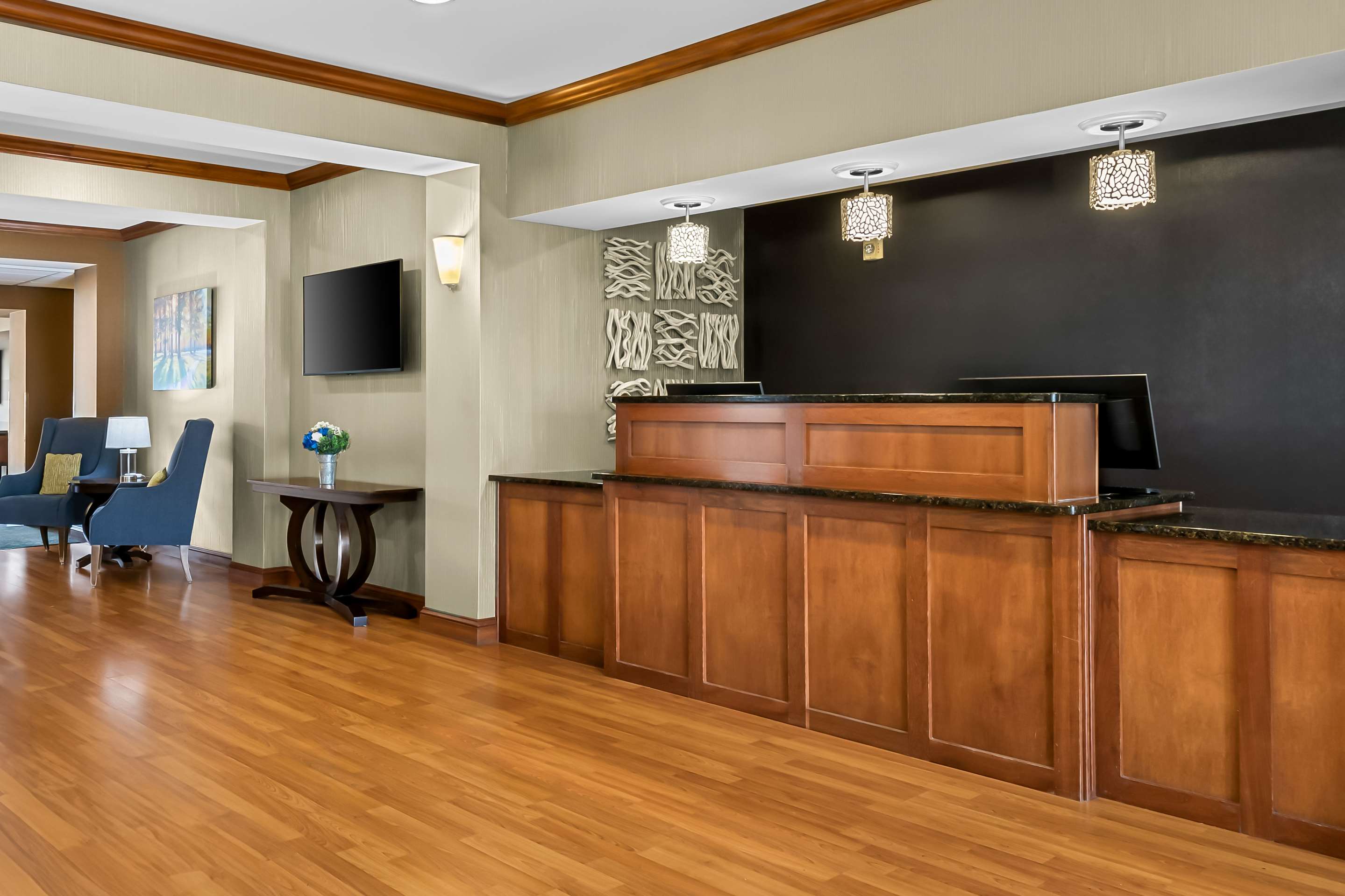 Front Desk | Best Western Legacy Inn & Suites Beloit/South Beloit