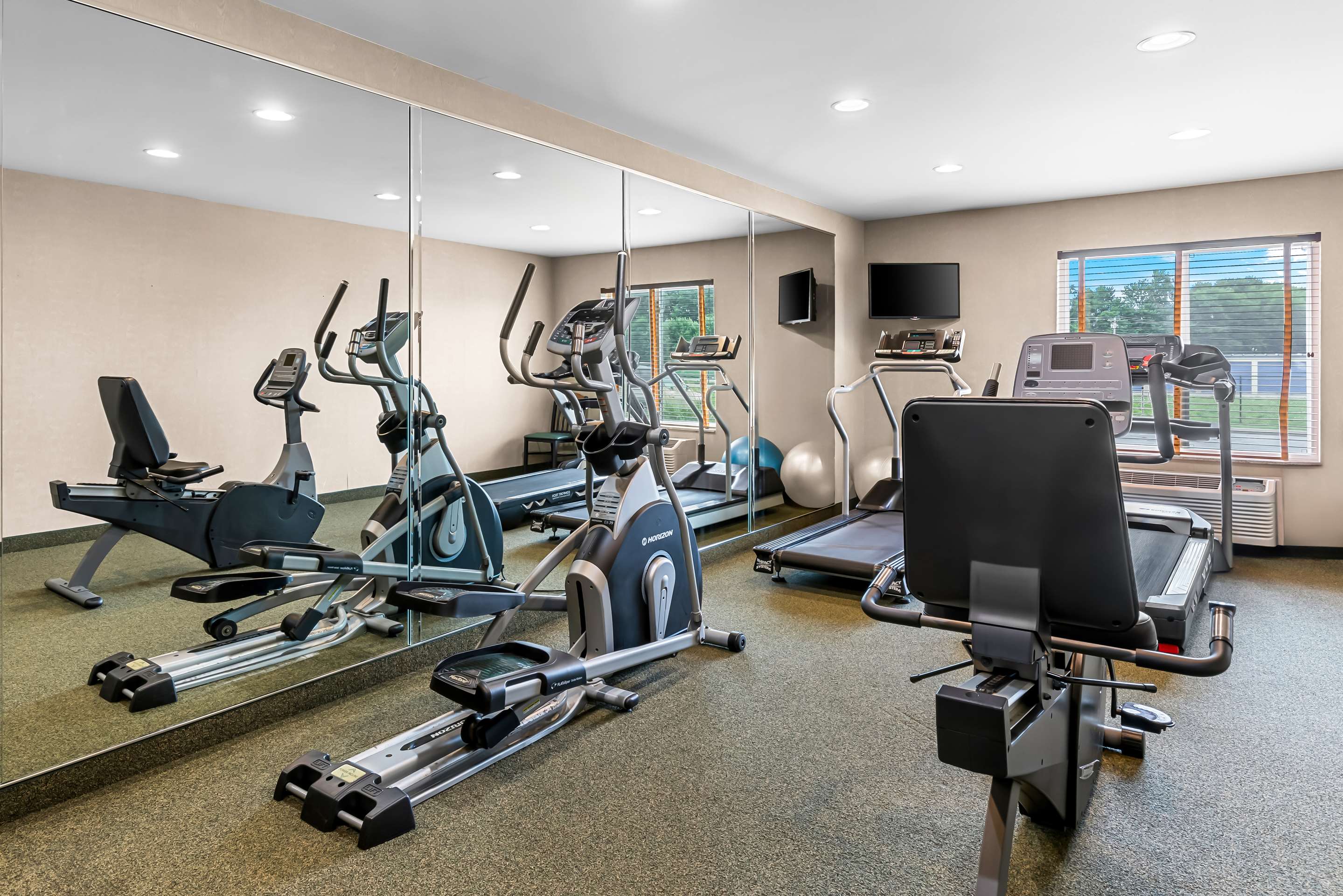Fitness Center | Best Western Legacy Inn & Suites Beloit/South Beloit