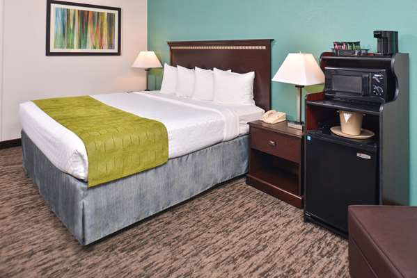  - Best Western Plus Chicagoland Countryside Hotel