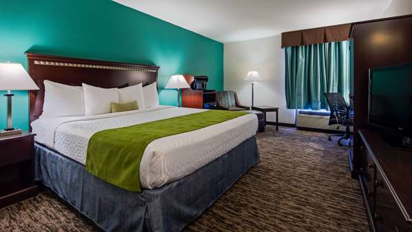  - Best Western Plus Chicagoland Countryside Hotel
