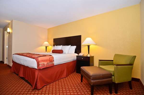  - Best Western Plus Parkway Hotel Alton