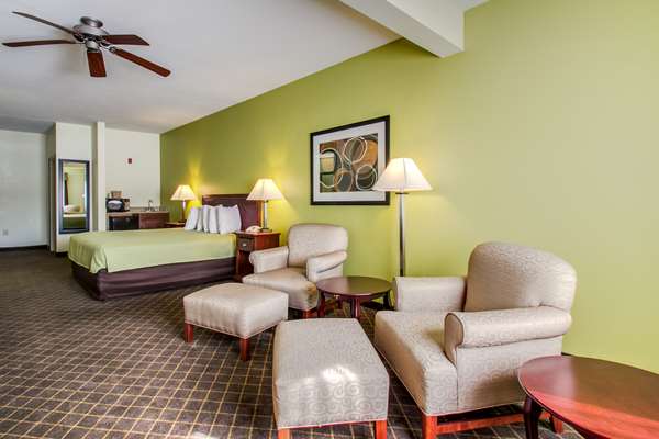 Suite - Best Western Geneseo Inn