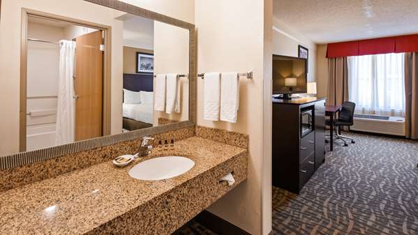  - Best Western Plus Hotel East Peoria - I-74, Exit 95A