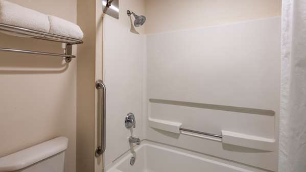  - Best Western Plus Hotel East Peoria - I-74, Exit 95A