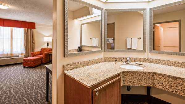  - Best Western Plus Hotel East Peoria - I-74, Exit 95A