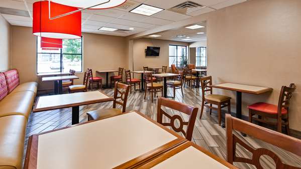 Amenities - Best Western Plus Hotel East Peoria - I-74, Exit 95A
