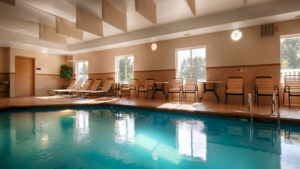 Pool - Best Western Plus Pontoon Beach Hotel