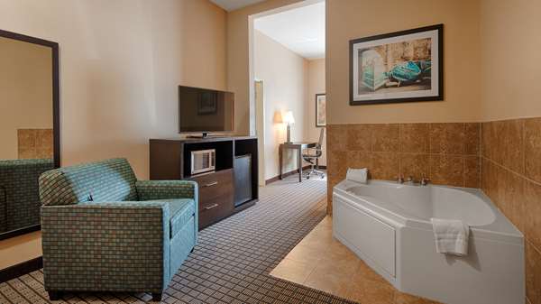 Suite - Best Western Plus Pontoon Beach Hotel