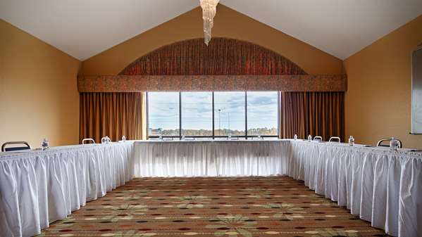  - Best Western Luxbury Inn Fort Wayne - I-69, Exit 302