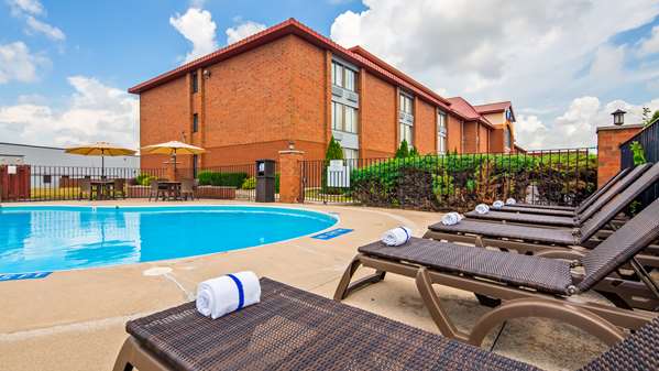 Pool - Best Western Luxbury Inn Fort Wayne - I-69, Exit 302