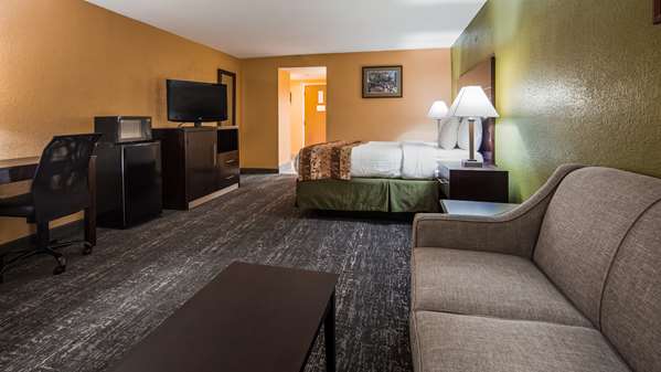  - Best Western Luxbury Inn Fort Wayne - I-69, Exit 302