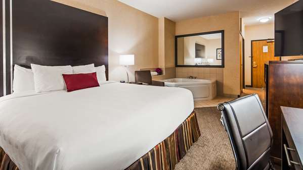  - Best Western Plus Howe Inn - I-80 & I-90, Exit 121