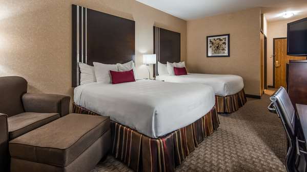  - Best Western Plus Howe Inn - I-80 & I-90, Exit 121