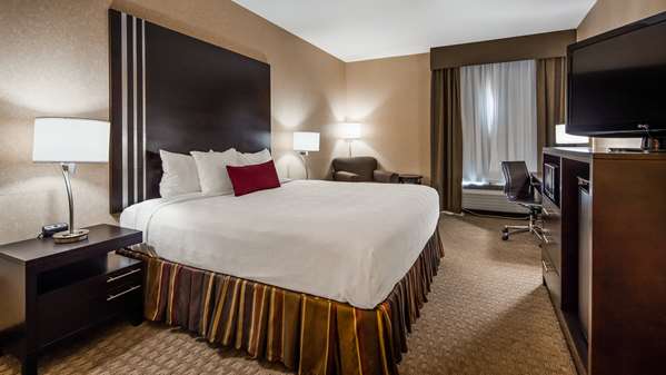  - Best Western Plus Howe Inn - I-80 & I-90, Exit 121