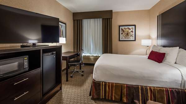  - Best Western Plus Howe Inn - I-80 & I-90, Exit 121
