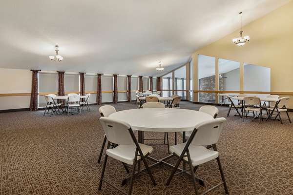  - Best Western Indian Oak Inn Chesterton - I-94, Exit 26
