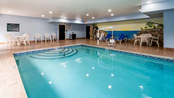 Pool - Best Western Classic Inn Richmond - I-70, Exit 156