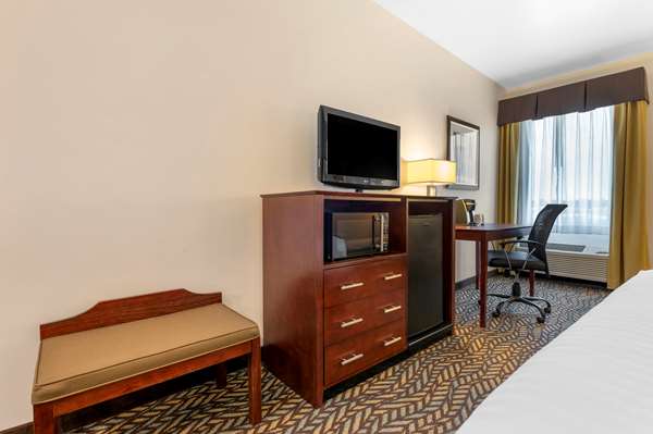  - Best Western Plus Covered Bridge Inn Brazil - I-70, Exit 23