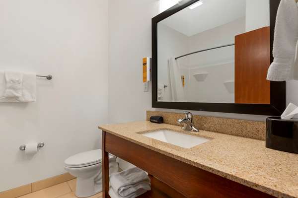  - Best Western Plus Covered Bridge Inn Brazil - I-70, Exit 23