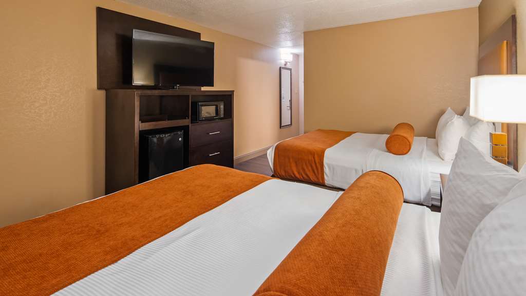 Best Western Crossroads of the Bluffs-guestroom-Guest Room,On-Site.jpg