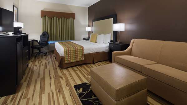  - Best Western Plus Inn & Suites Clive - I-35 & I-80, Exit 124