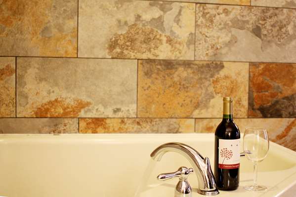 Suite - Best Western Plus Inn & Suites Clive - I-35 & I-80, Exit 124