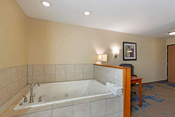  - Best Western Plus Altoona Inn - I-80, Exit 142