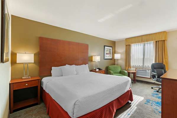  - Best Western Plus Altoona Inn - I-80, Exit 142
