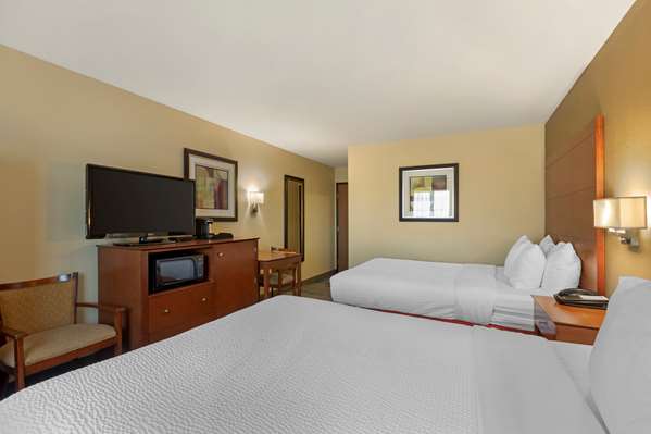  - Best Western Plus Altoona Inn - I-80, Exit 142